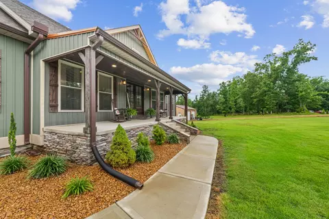 217 Rockhouse Rd, Hohenwald, TN 38462
