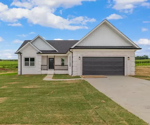 1380 Lanning Rd, Lawrenceburg, TN 38464