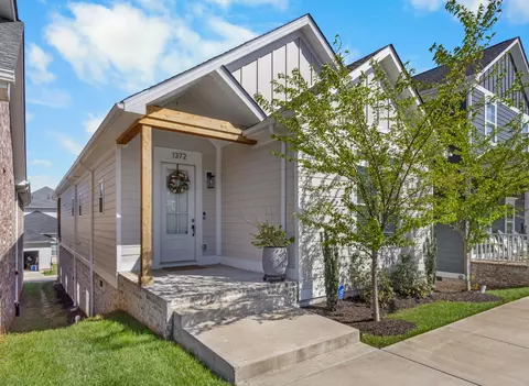 1372 Hicks Edgen Rd, Pleasant View, TN 37146