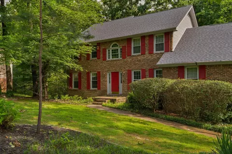 709 Rocky Shadows Dr, Chattanooga, TN 37421
