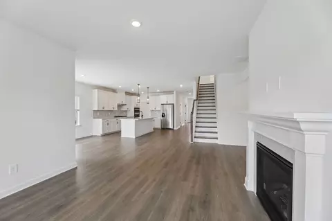 Living - 3711 Wiregrass Ct, Rockvale, TN 37153 photo 3 of 4