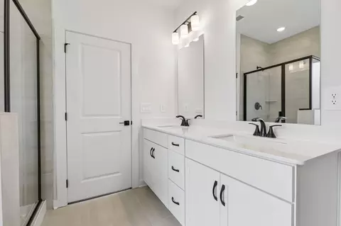 Bath - 3711 Wiregrass Ct, Rockvale, TN 37153 photo 5 of 7