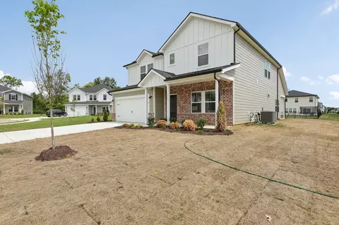 Exterior - 3711 Wiregrass Ct, Rockvale, TN 37153 photo 3 of 10