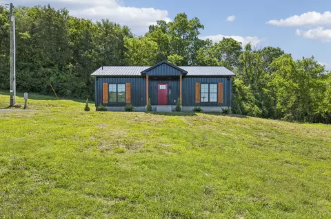 8465 Hartsville Pike, Lebanon, TN 37087