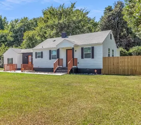 4025 E Whitehaven Park Cir, Memphis, TN 38116