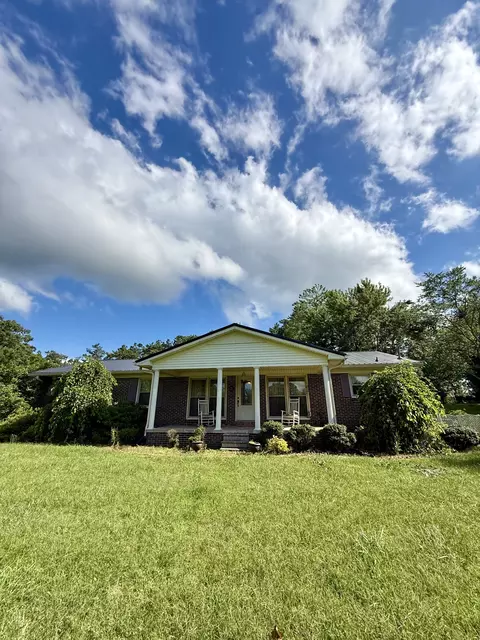 301 W College St, Summertown, TN 38483