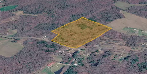 1 Vale Mckenzie Rd, Hollow Rock, TN 38342