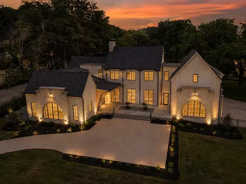 1302 Tyne Blvd, Nashville, TN 37215