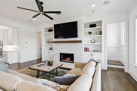 Living - 171 Front St, Franklin, TN 37064 photo 7 of 10