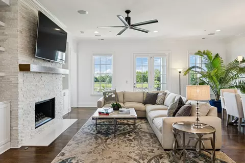 Living - 171 Front St, Franklin, TN 37064 photo 3 of 10