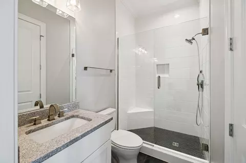Bath - 171 Front St, Franklin, TN 37064 photo 1 of 7