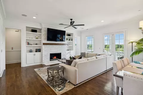 Living - 171 Front St, Franklin, TN 37064 photo 8 of 10