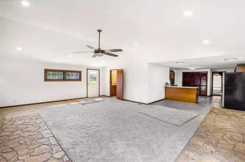 Living - 239 Wayne Threatt Rd, Dover, TN 37058 photo 3 of 6