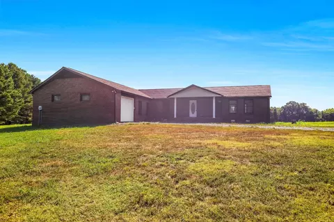 Exterior - 239 Wayne Threatt Rd, Dover, TN 37058 photo 1 of 5