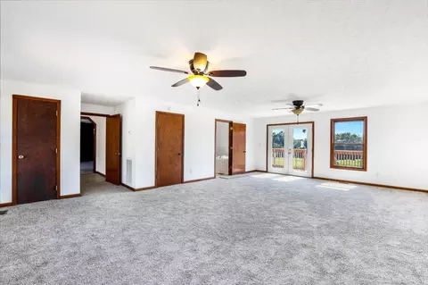 Living - 239 Wayne Threatt Rd, Dover, TN 37058 photo 5 of 6