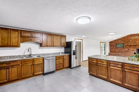 Kitchen - 239 Wayne Threatt Rd, Dover, TN 37058 photo 2 of 4