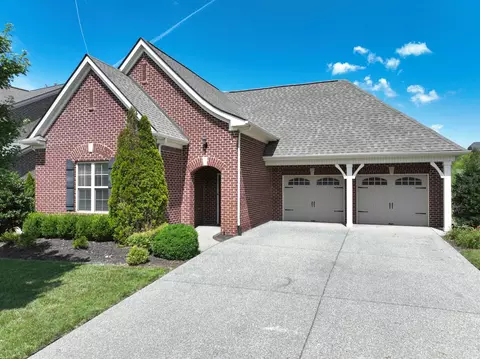 223 Meandering Dr, Lebanon, TN 37090