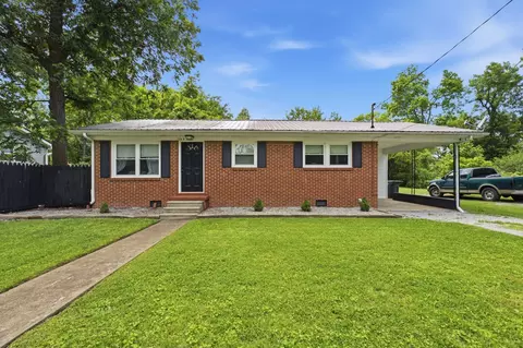 226 N Pine St, Hohenwald, TN 38462