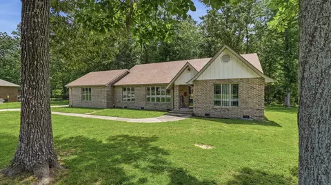 203 Woodson Dr, Tullahoma, TN 37388