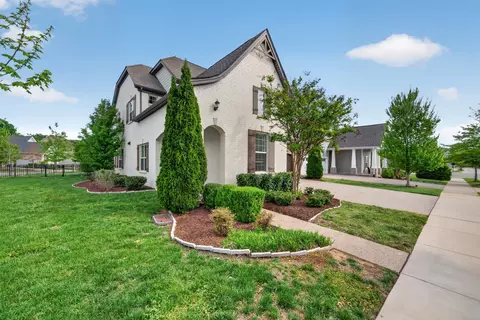 Exterior - 910 Scouting Dr, Franklin, TN 37064 photo 7 of 19