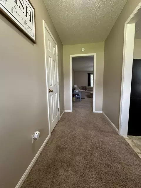 Entry Way - 133 Buttonwood Dr, Jackson, TN 38305 photo 1 of 2
