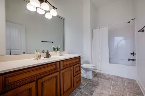 Bath - 202 W College St # A, Dickson, TN 37055 photo 3 of 5