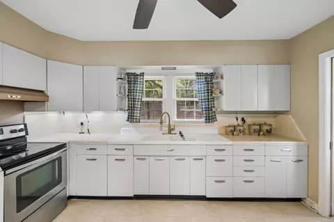 Kitchen - 111 Morrison St, Centerville, TN 37033 photo 1 of 2