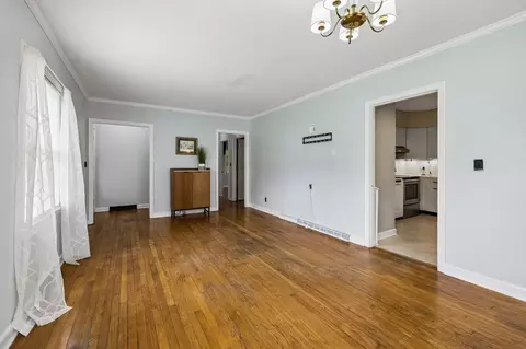 Living - 111 Morrison St, Centerville, TN 37033 photo 2 of 3