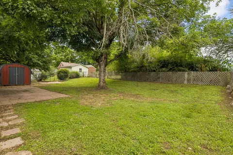 Exterior - 111 Morrison St, Centerville, TN 37033 photo 4 of 7