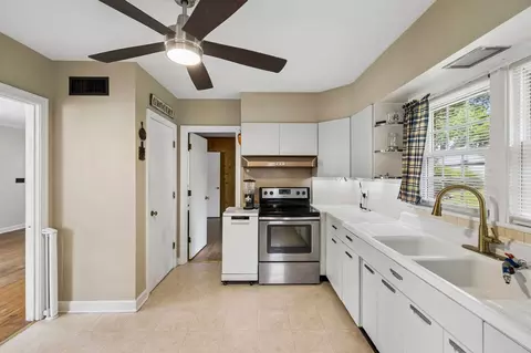 Kitchen - 111 Morrison St, Centerville, TN 37033 photo 2 of 2