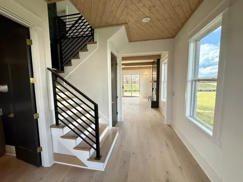 Entry Way - 5732 Eaglemont Dr, Murfreesboro, TN 37129 photo 1 of 4