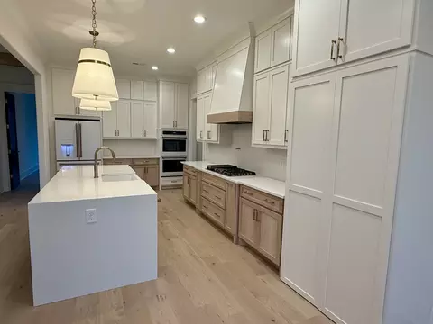 Kitchen - 5732 Eaglemont Dr, Murfreesboro, TN 37129 photo 2 of 13