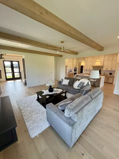 Living - 5732 Eaglemont Dr, Murfreesboro, TN 37129 photo 9 of 11