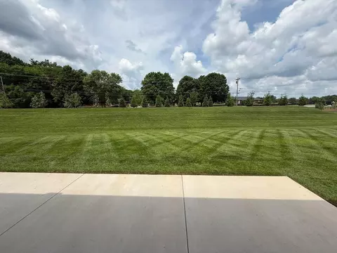 Exterior - 5732 Eaglemont Dr, Murfreesboro, TN 37129 photo 3 of 12