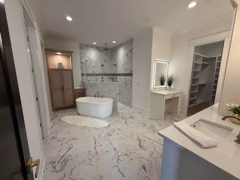 Bath - 5732 Eaglemont Dr, Murfreesboro, TN 37129 photo 1 of 7