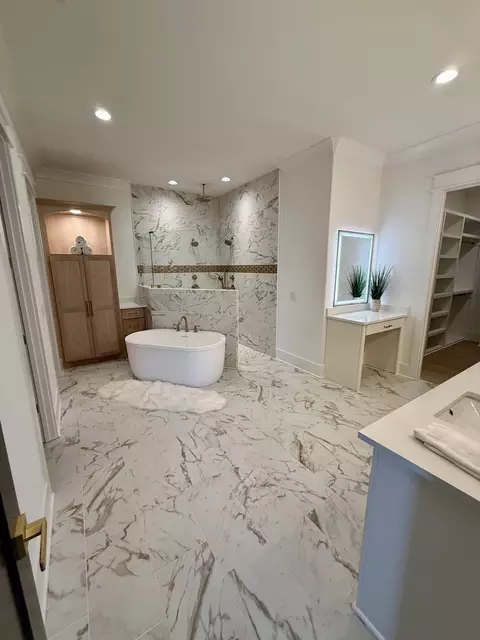 Bath - 5732 Eaglemont Dr, Murfreesboro, TN 37129 photo 4 of 7