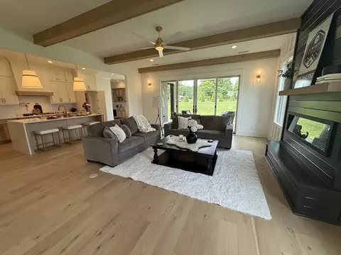 Living - 5732 Eaglemont Dr, Murfreesboro, TN 37129 photo 6 of 11