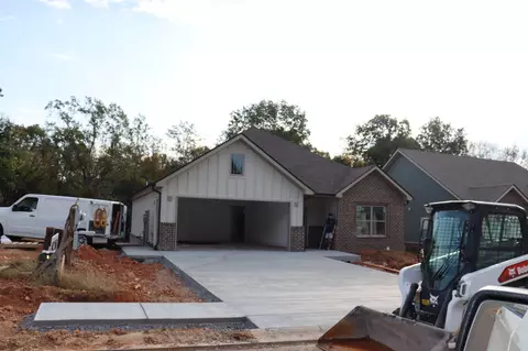 597 Willow Park Dr, Clarksville, TN 37043