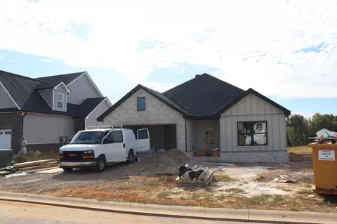840 Cedar Wood Dr, Clarksville, TN 37043