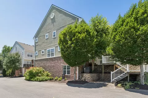 531 Saint Jules Ln, Nashville, TN 37211