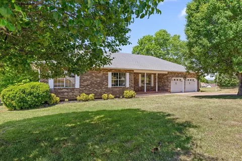321 Morning Side Dr, Rossville, GA 30741