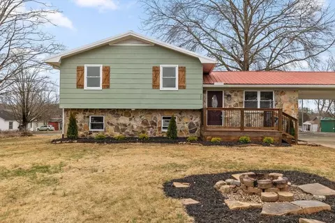 302 Locust St, Englewood, TN 37329
