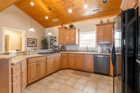Kitchen - 3100 Floyd Rd, Eagleville, TN 37060 photo 3 of 6