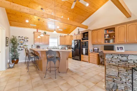 Kitchen - 3100 Floyd Rd, Eagleville, TN 37060 photo 5 of 6