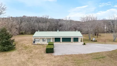 Exterior - 3100 Floyd Rd, Eagleville, TN 37060 photo 5 of 10