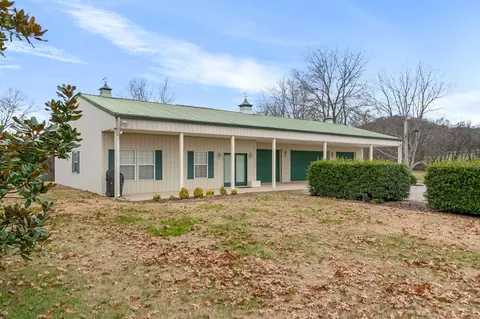 Exterior - 3100 Floyd Rd, Eagleville, TN 37060 photo 2 of 10