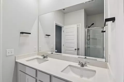 Bath - 566 Trinity Way, Spring Hill, TN 37174 photo 1 of 4