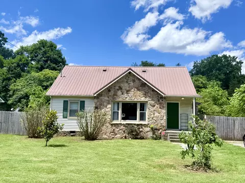 409 Cumberland St W, Cowan, TN 37318