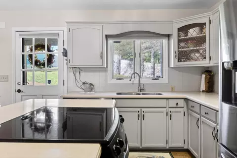 Kitchen - 448 Windmill Ln, Georgetown, TN 37336 photo 2 of 5