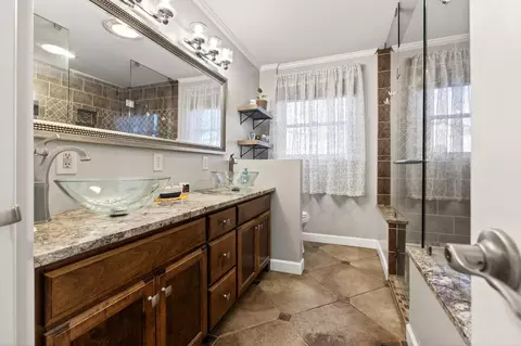 Bath - 448 Windmill Ln, Georgetown, TN 37336 photo 1 of 8
